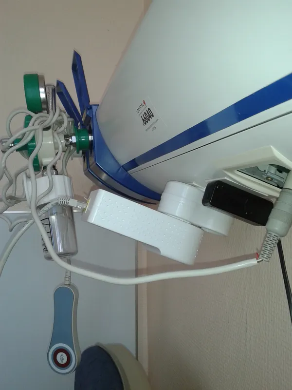 Les équipements en tête d'un lit d'hôpital